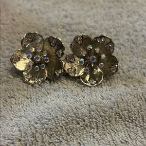Elegant Silver Flower clip-on Earrings